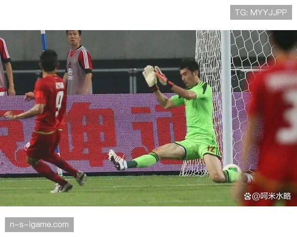 进球被吹罚背后，裁判如何精准判定越位和犯规边界？