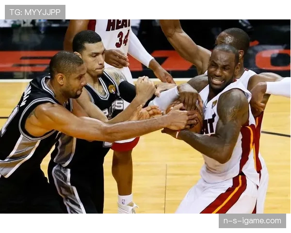 乔金·诺阿通过防守挡拆限制对手空切展现内线威慑力