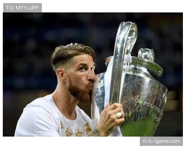 拉莫斯家冰箱里塞满能量饮料，半夜三点还在做核心训练